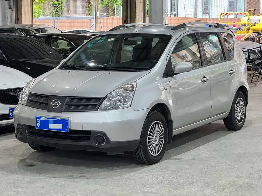 Nissan Livina