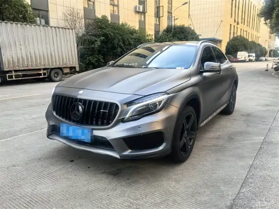 Mercedes Benz GLA