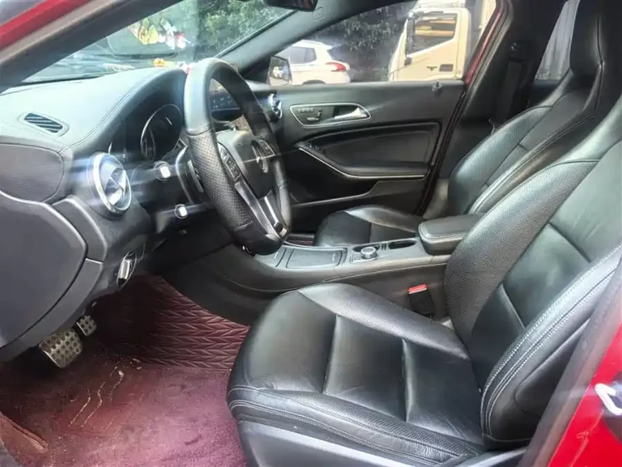 Mercedes Benz GLA