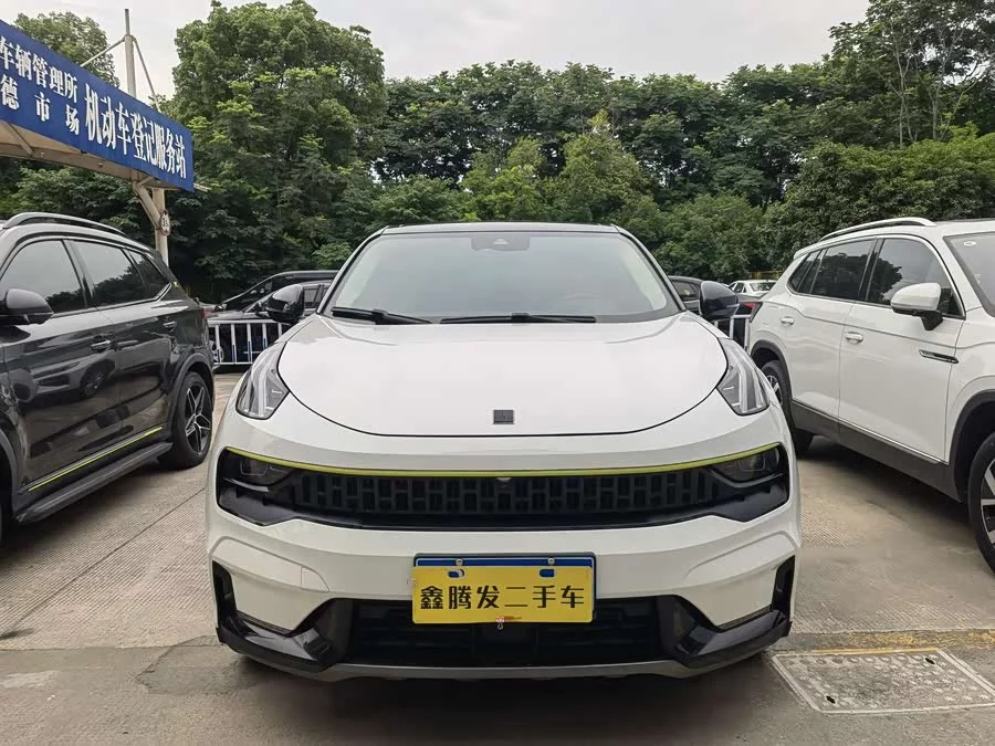 Lynk & Co 05