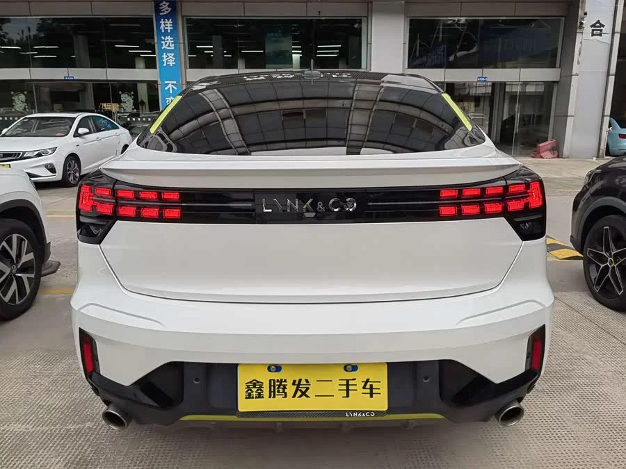 Lynk & Co 05