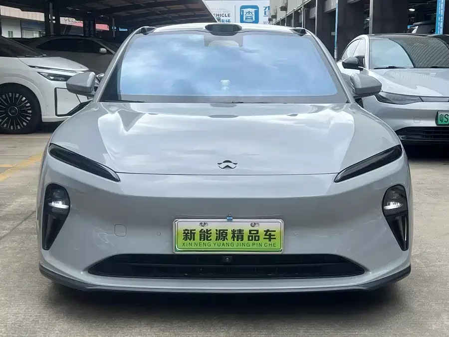 NIO ET5