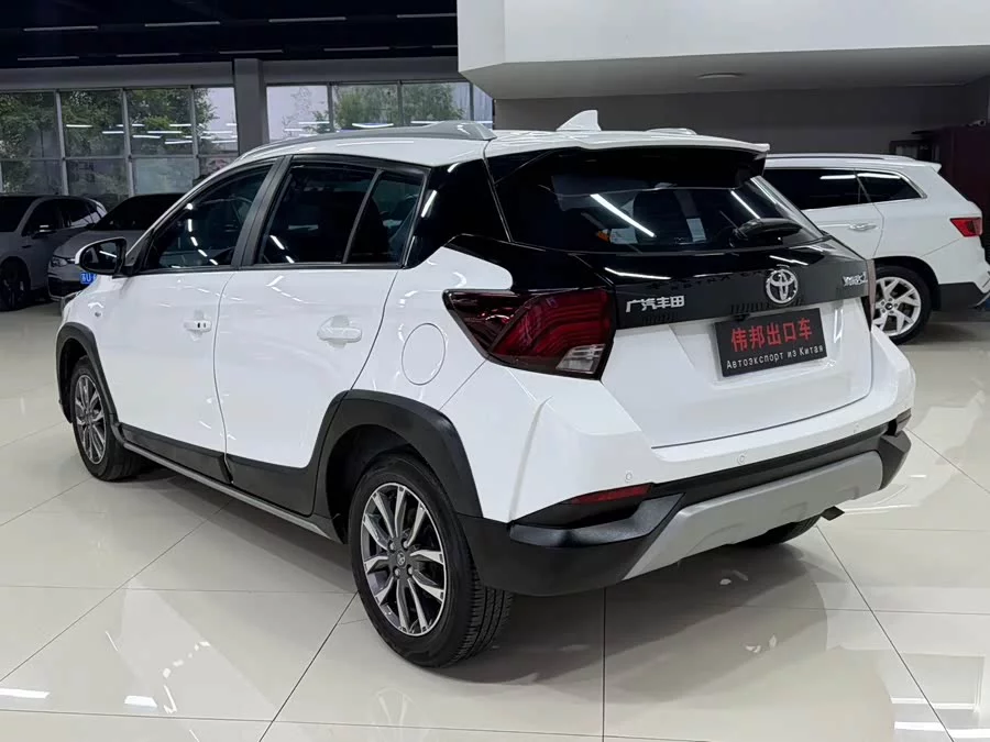 Toyota YARiS L
