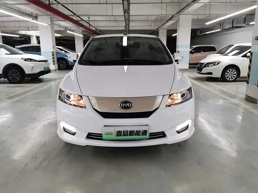 BYD e6