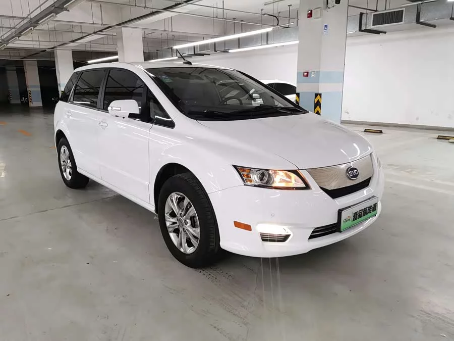 BYD e6