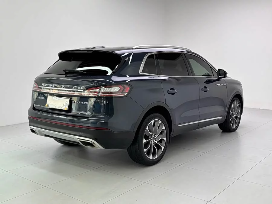 Lincoln Navigator