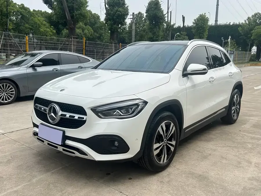 Mercedes Benz GLA