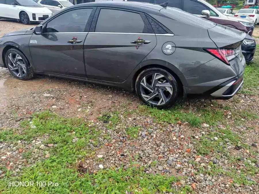 Hyundai Elantra
