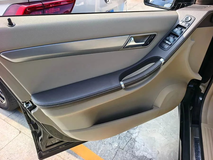 Mercedes Benz R-rated