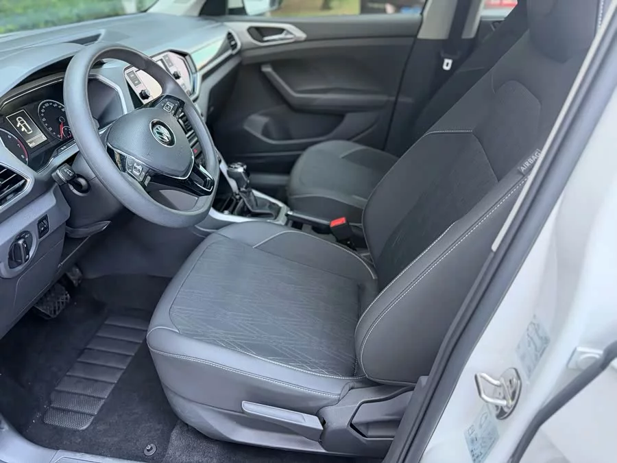 Volkswagen T-Cross (Tukai)