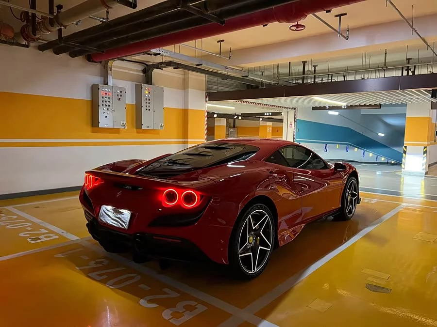 Ferrari F8