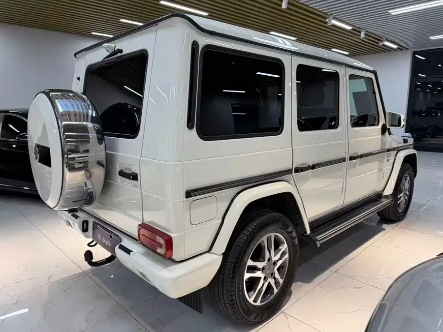 Mercedes Benz G-rated