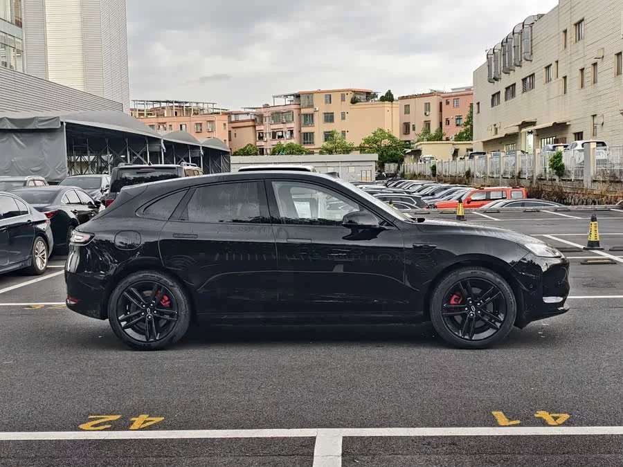 AITO Wenjie M5