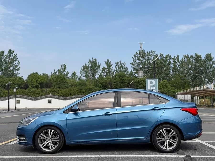Chery Arrizo 5
