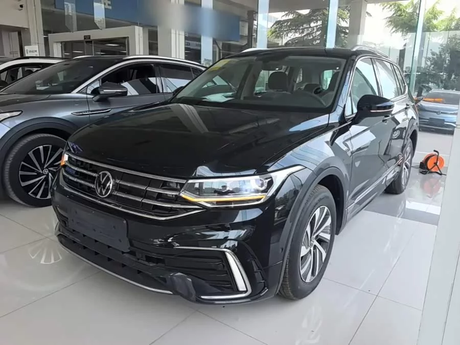 Volkswagen Tiguan L plug-in hybrid