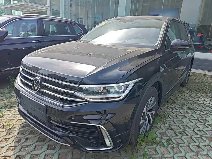 Volkswagen Tiguan L plug-in hybrid