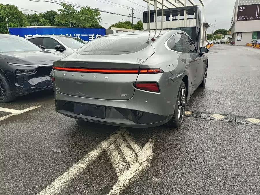 Xpeng P7