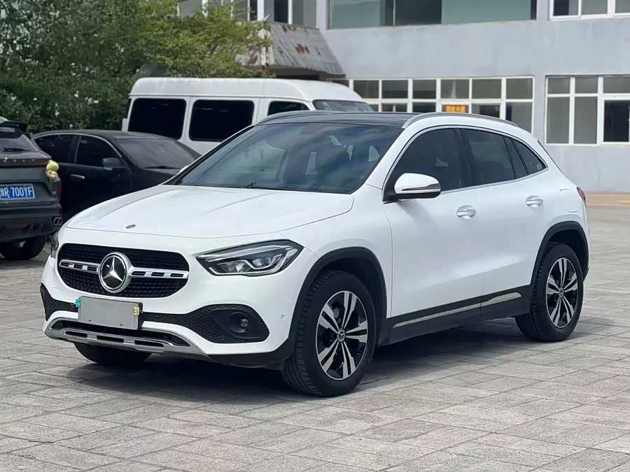 Mercedes Benz GLA