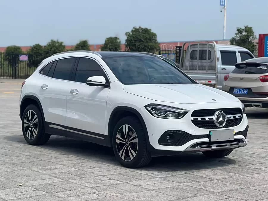 Mercedes Benz GLA