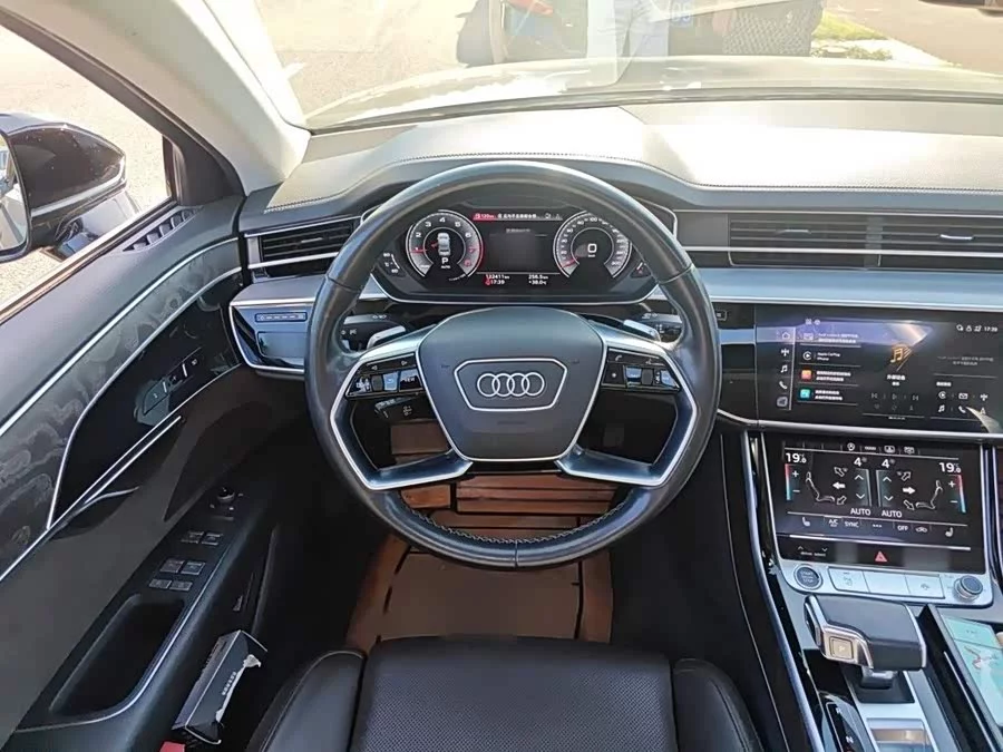 Audi A8