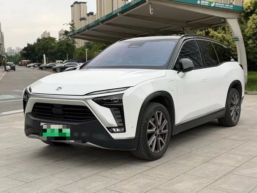 NIO ES8