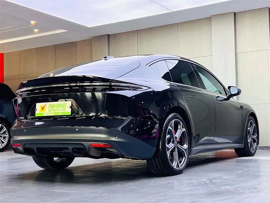 NIO ET5
