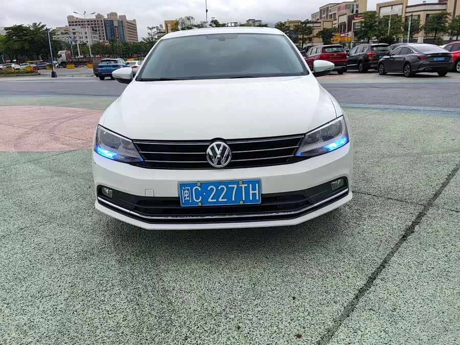 Volkswagen Sagitar