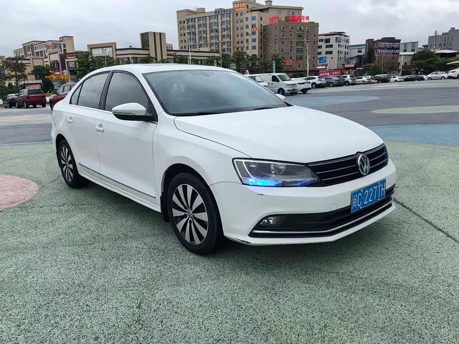 Volkswagen Sagitar