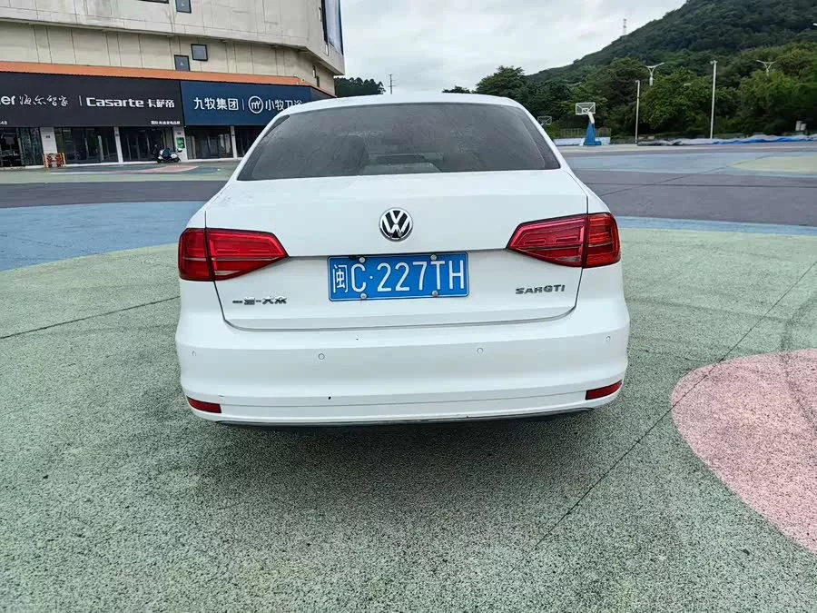 Volkswagen Sagitar