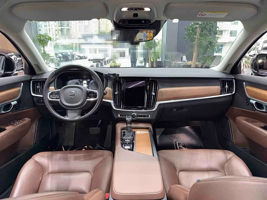 Volvo S90
