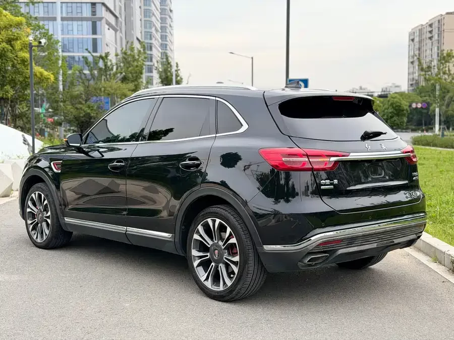 Hongqi HS5
