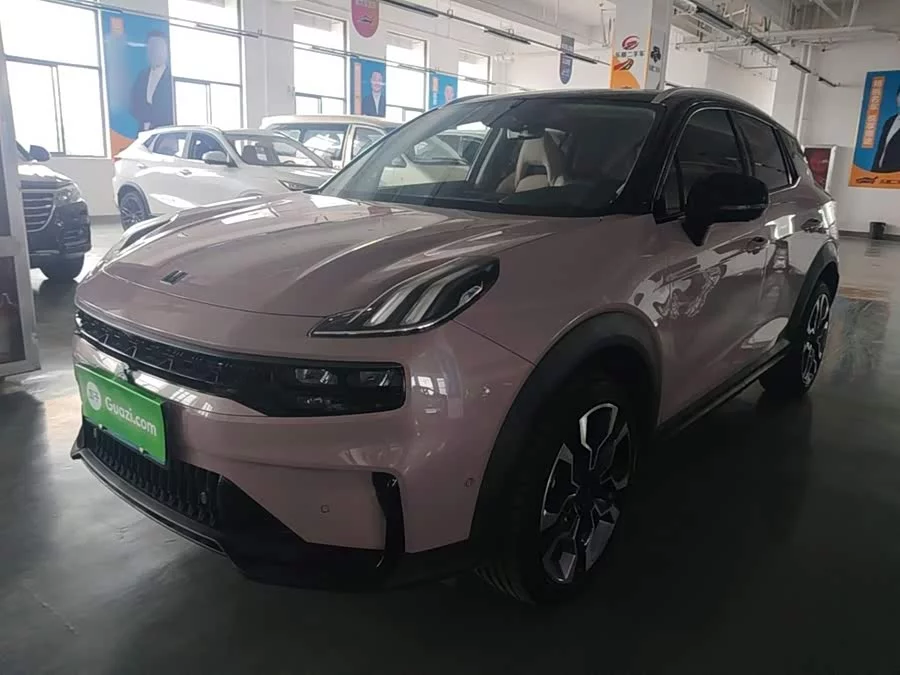Lynk & Co 06