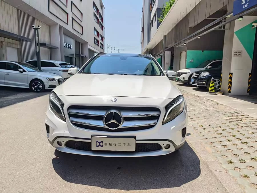 Mercedes Benz GLA