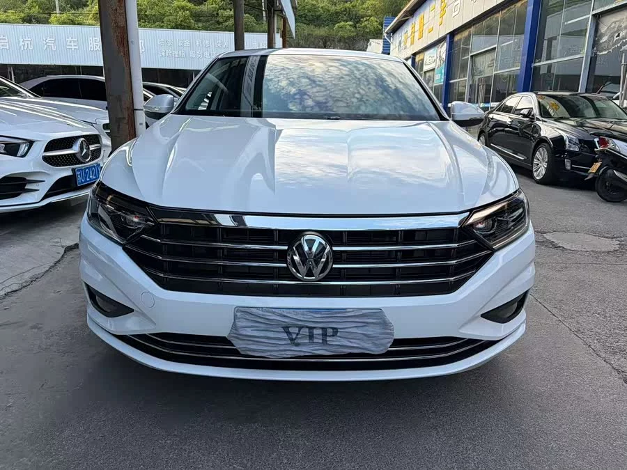 Volkswagen Sagitar