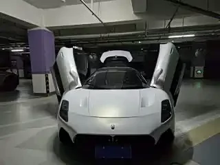 Maserati MC20