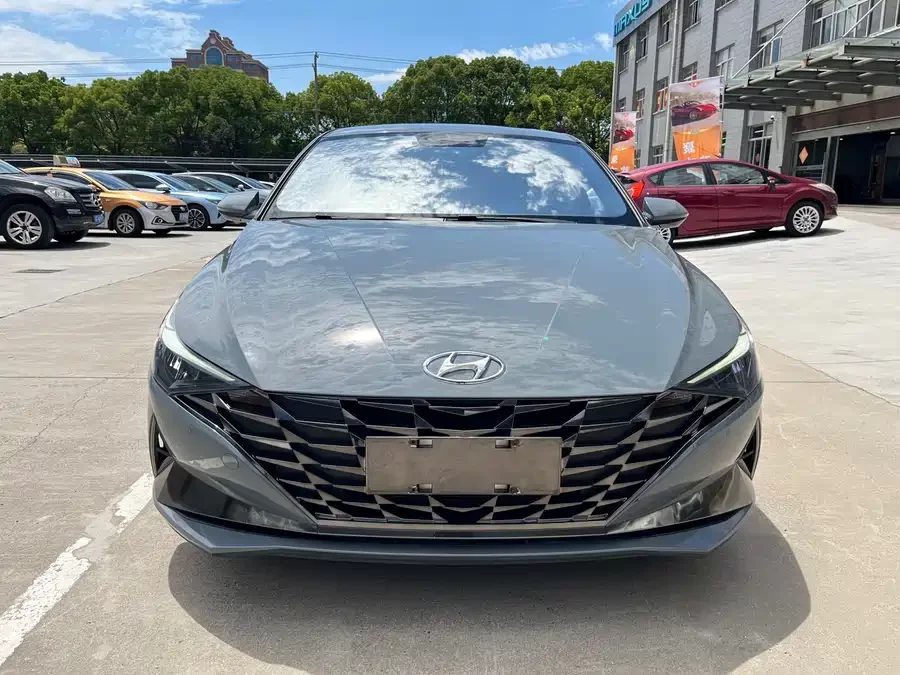 Hyundai Elantra