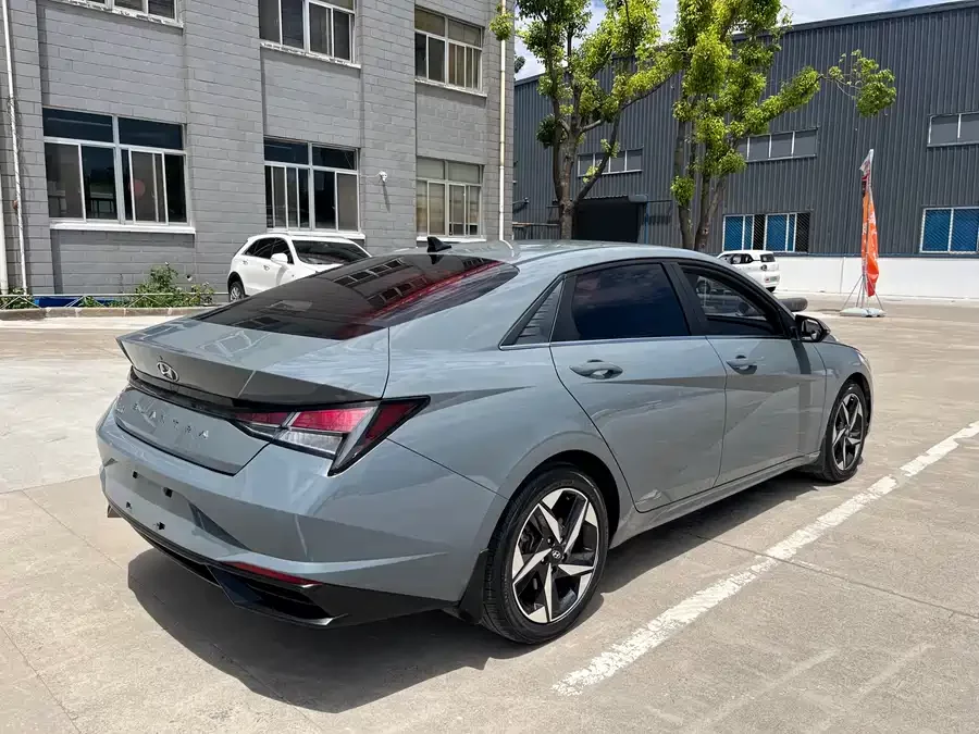Hyundai Elantra