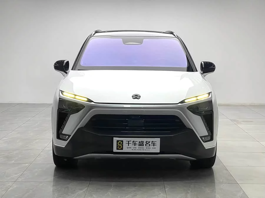 NIO ES8