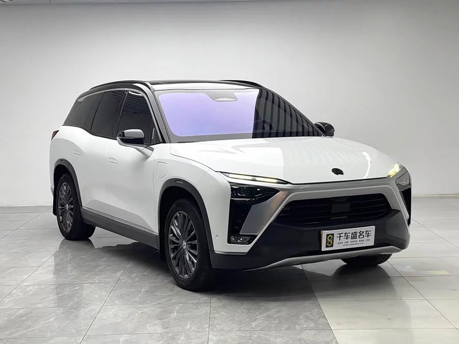 NIO ES8