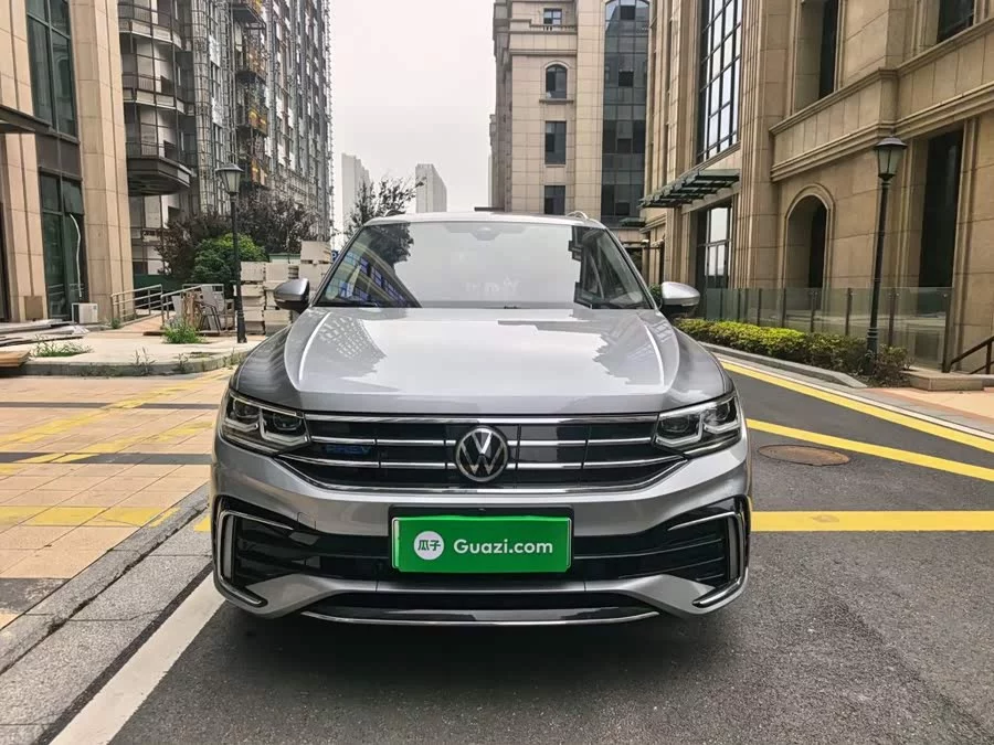 Volkswagen Tiguan L plug-in hybrid