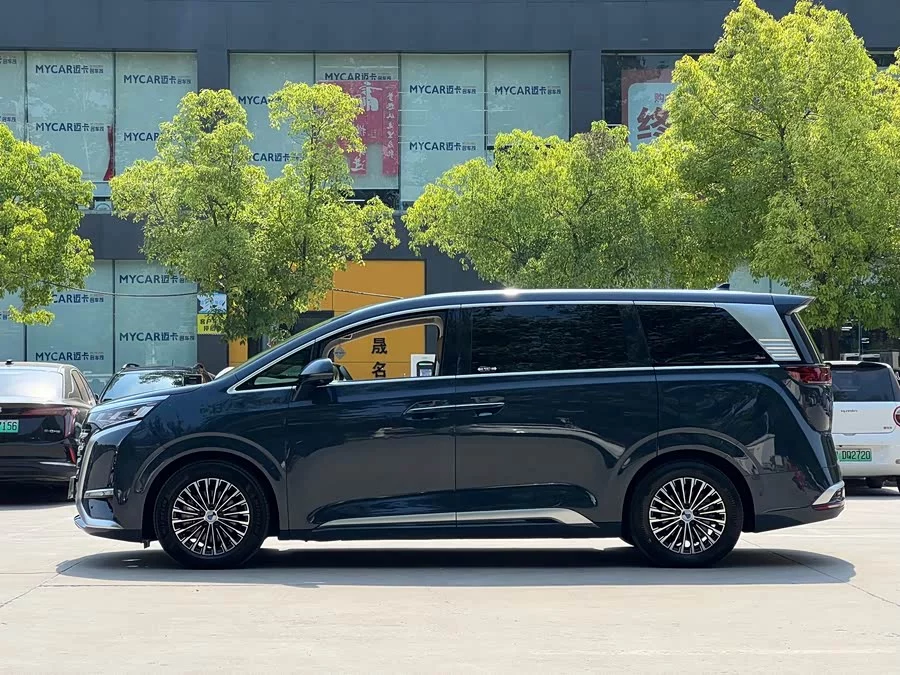 BYD D9