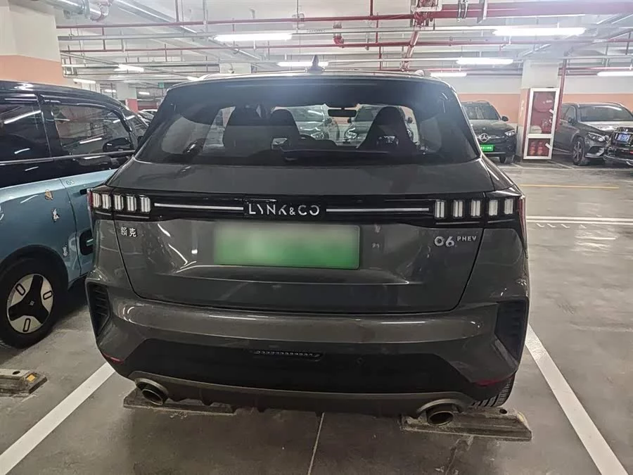 Lynk & Co 06 EM-P