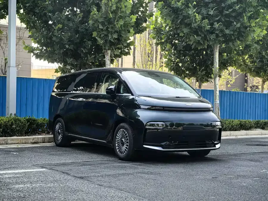 Geely Yizhen L380
