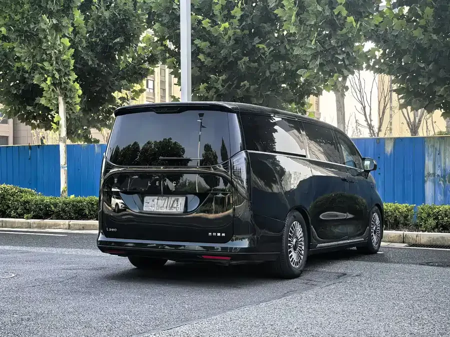 Geely Yizhen L380