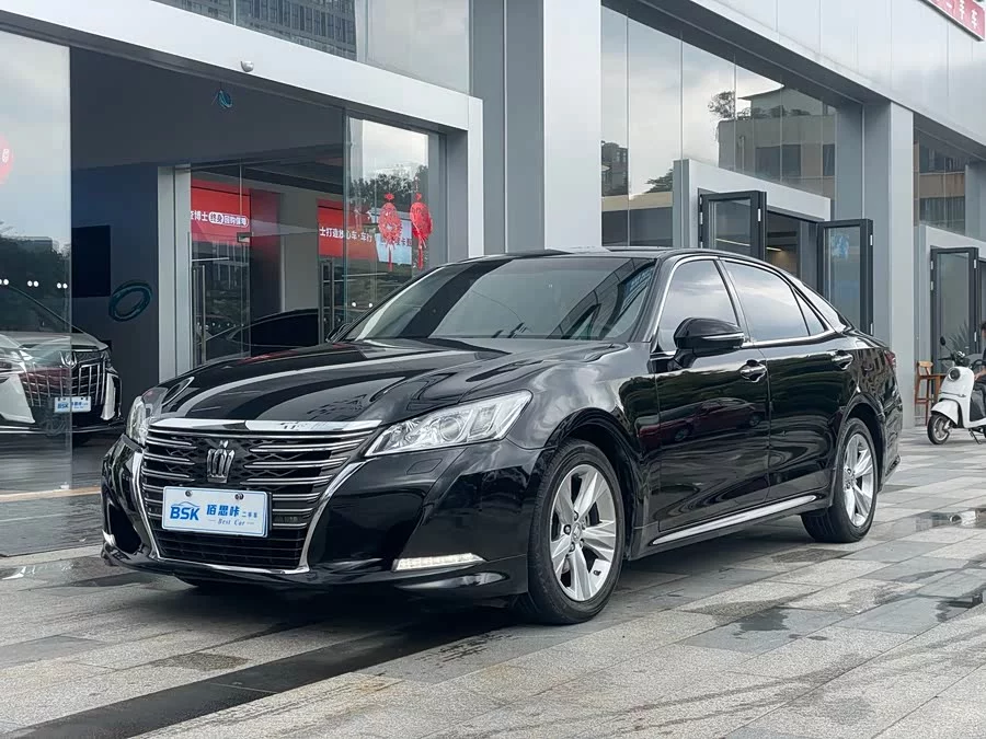Toyota crown