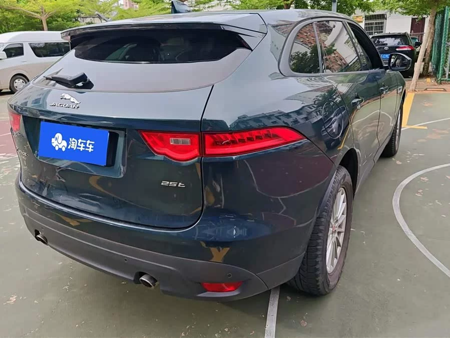 Jaguar F-PACE
