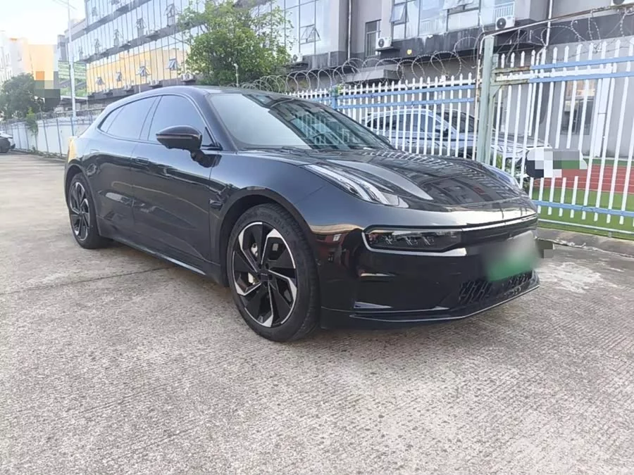 Zeekr 001