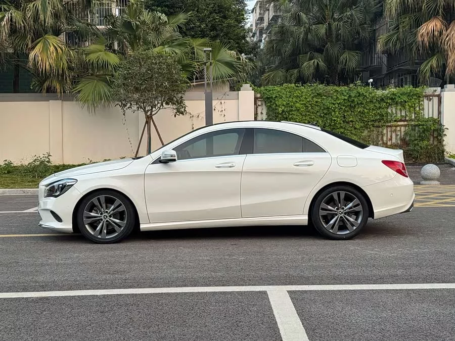 Mercedes-Benz CLA