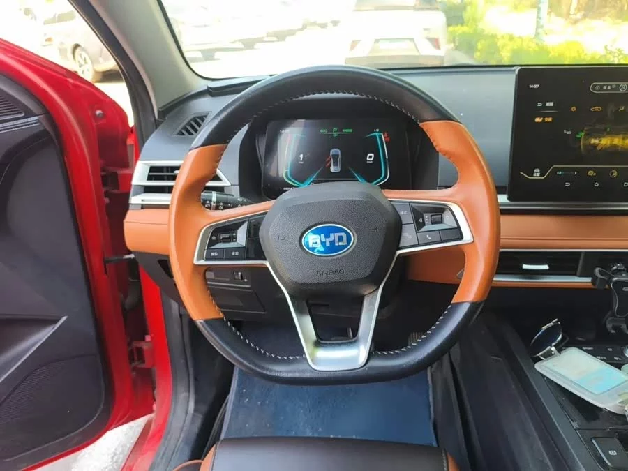 BYD e2