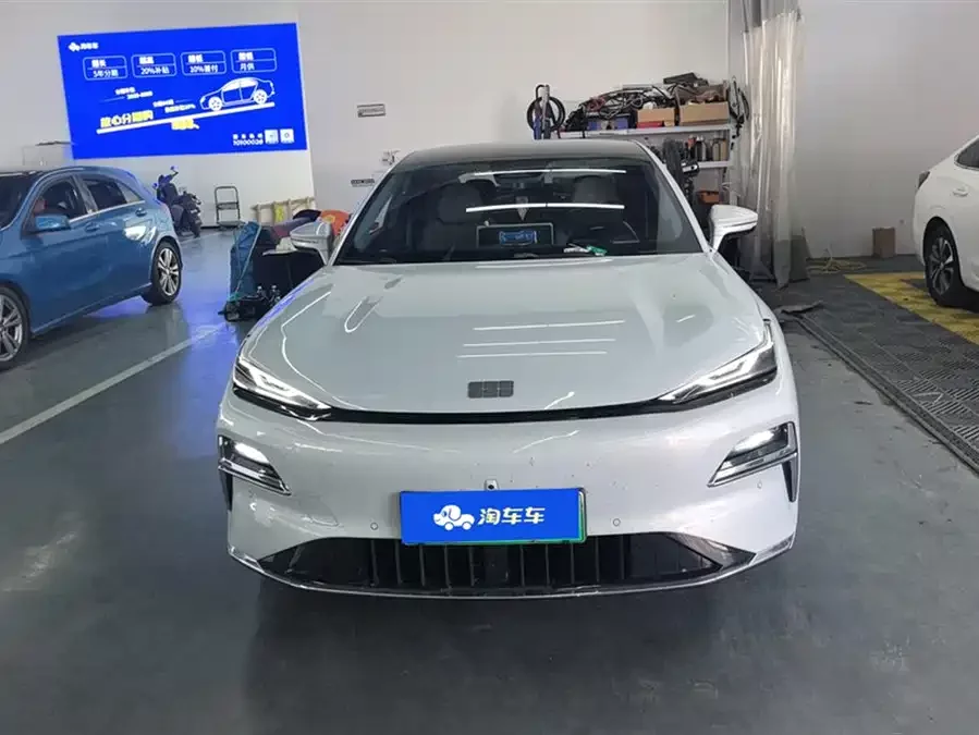 Geely Galaxy Star 8